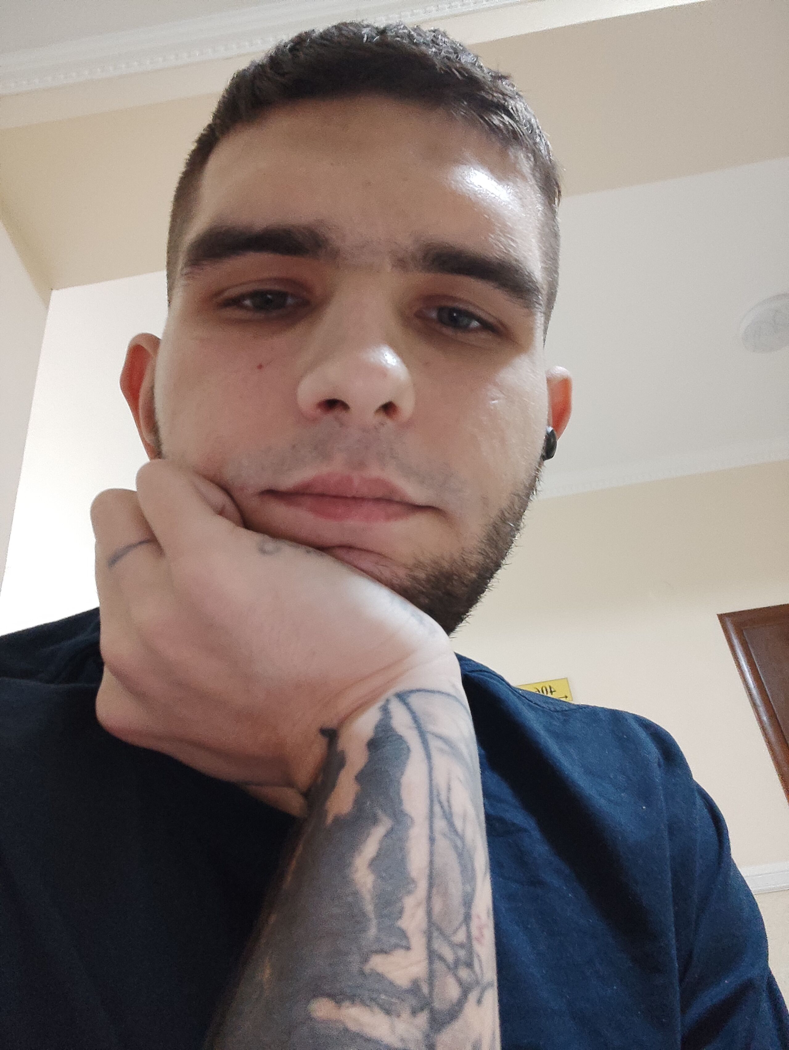 Профессионалка Dmitry с 0 размером груди сделает нежно групповой секс и пригласит к себе в Район - Юго-Запад