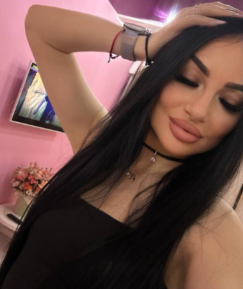 Путана ГЕЛЯ V I P с 2 размером груди исполнит эротический массаж и примет у себя в Район - Центр