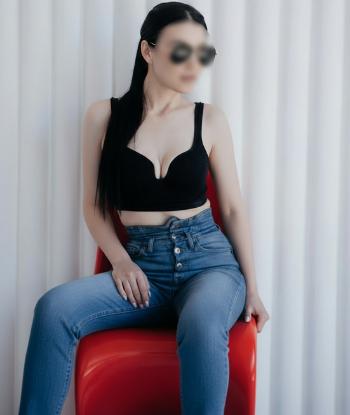 брюнетка Ксюша стройная сделает нежно минет в презервативе и пригласит к себе в Район - Юго-Запад