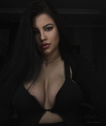 Проститутка ОЛЕНЬКА 21 лет сделает профессионально окончание в рот и примет у себя