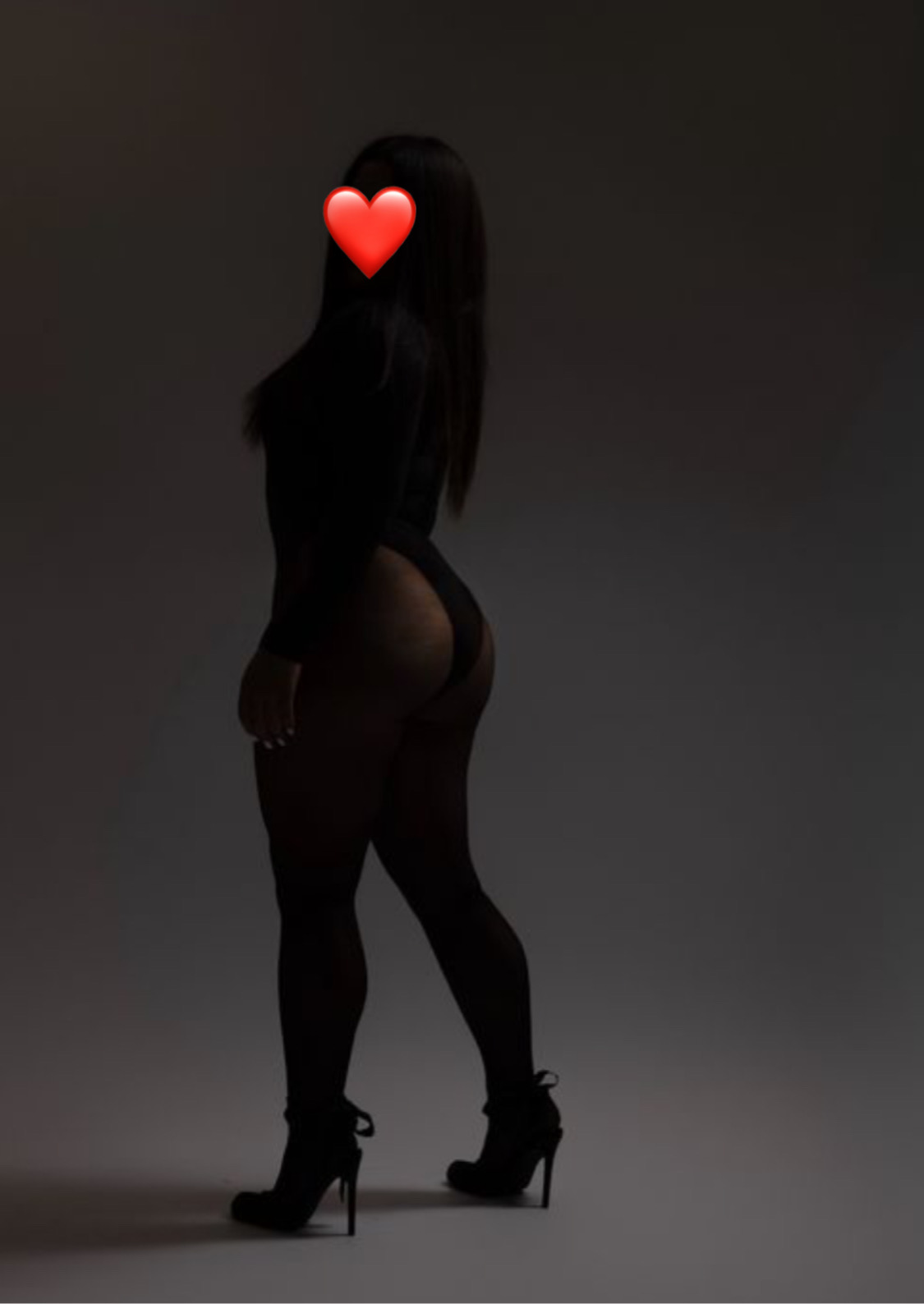 Девочка Тина спортивная подарит минет в авто и примет у себя