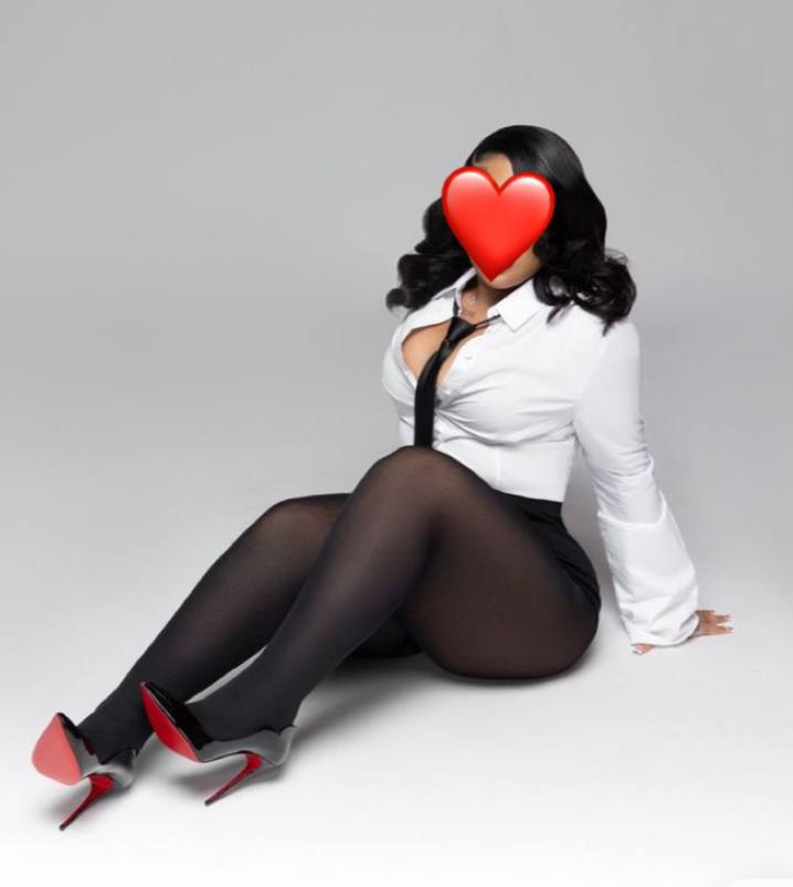 Черный  Кира 23 лет сделает качественно расслабляющий массаж и позовет в гости в Любой район