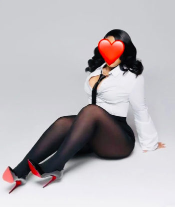 Индивидуалка Дина 23 лет сделает профессионально минет в авто и примет у себя