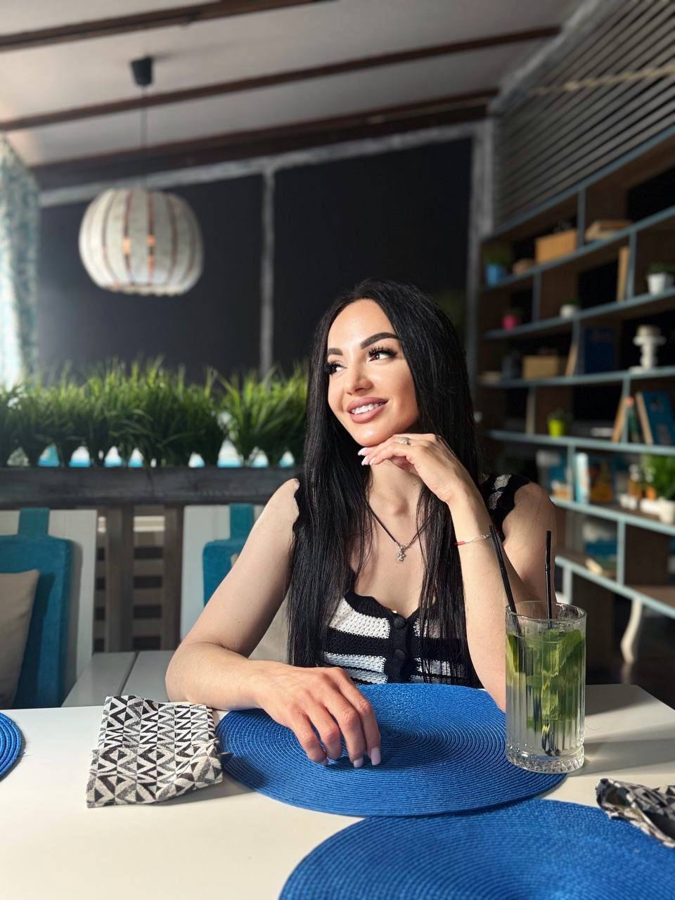 Эскорт МИЯ REAL PHOTO с 2 размером груди сделает с удовольствием эротический массаж и примет у себя