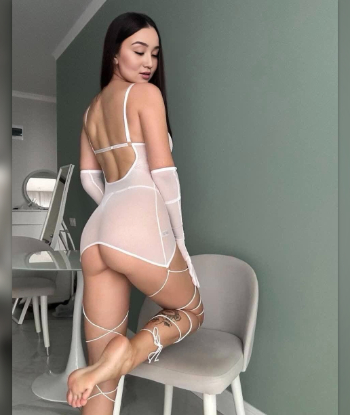 Массажистка АЛИНОЧКА стройная сделает с удовольствием эскорт и пригласит к себе