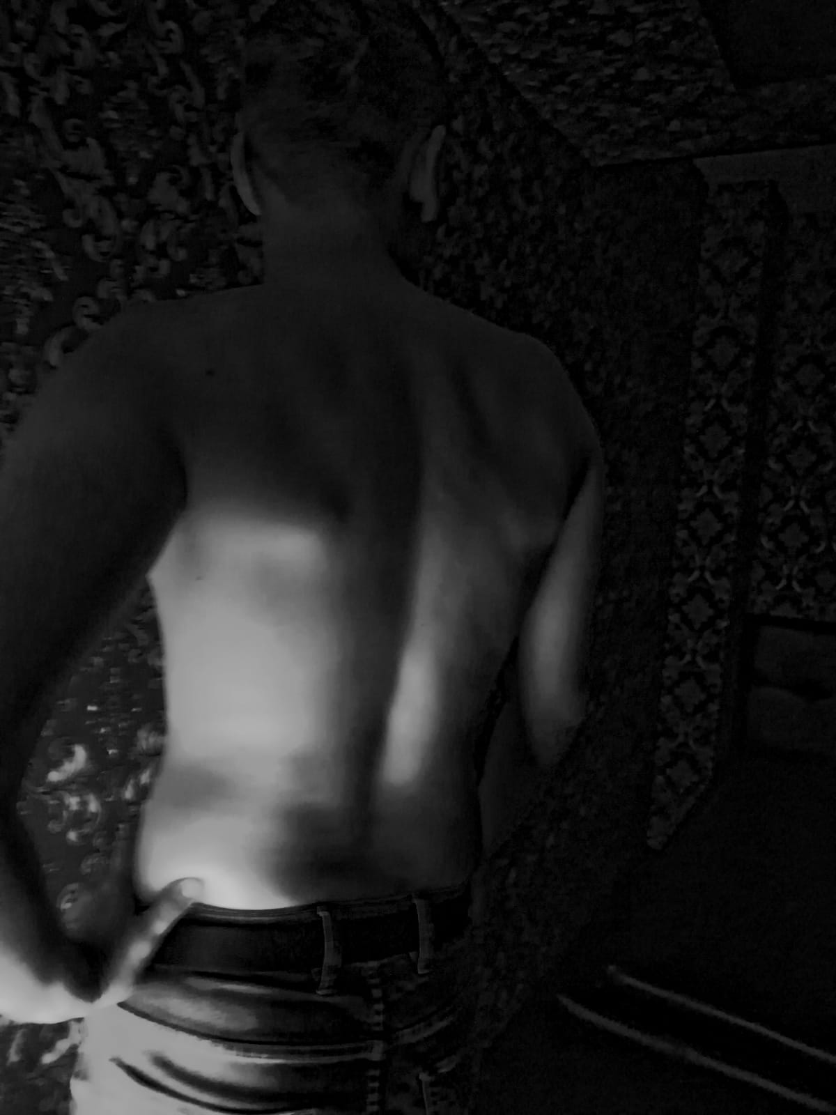 Шлюха Иван 30 лет подарит точечный массаж и пригласит к себе в Район - Юго-Запад